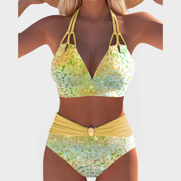 Seksīgs bikinis ar izšūtu krūšturi