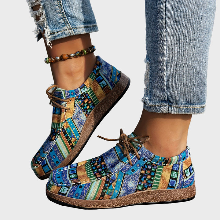 Daudzkrāsaini Boho Apavi