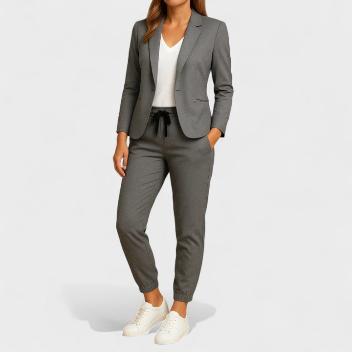 Laima - Elegants komplekts ar žaketi un biksēm